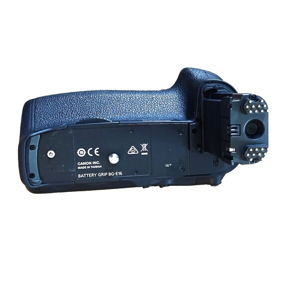 Canon BG-E16 Battery Grip for EOS 7D Mark II **2 Battery Magazines Original Box - Picture 8 of 16